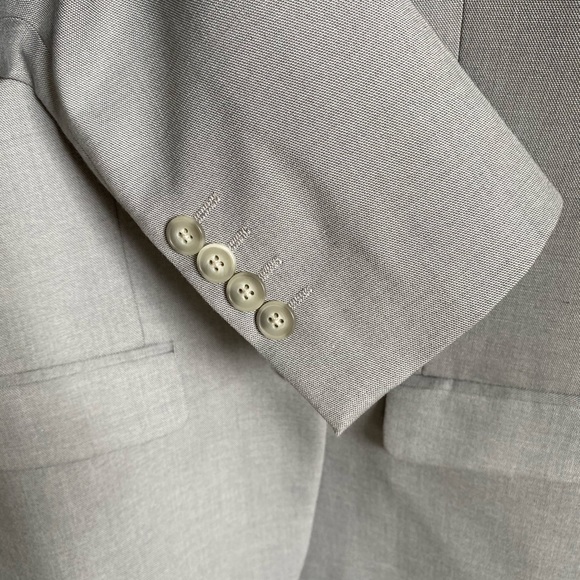 Light grey men’s suit jacket. size 38 regular. - Picture 5 of 6